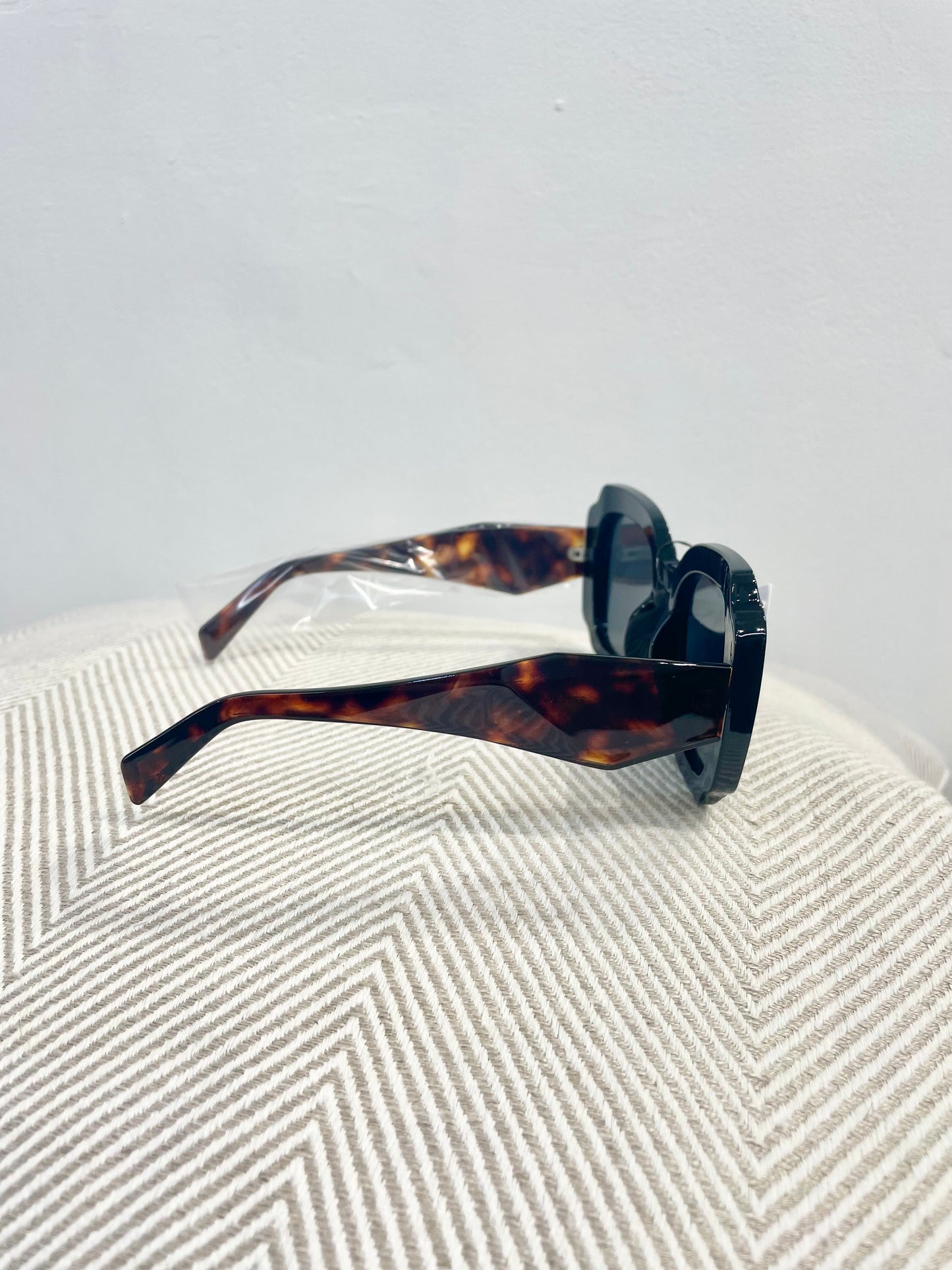 Fashion Sunglasses, Square Oval 2722 - available in more colours