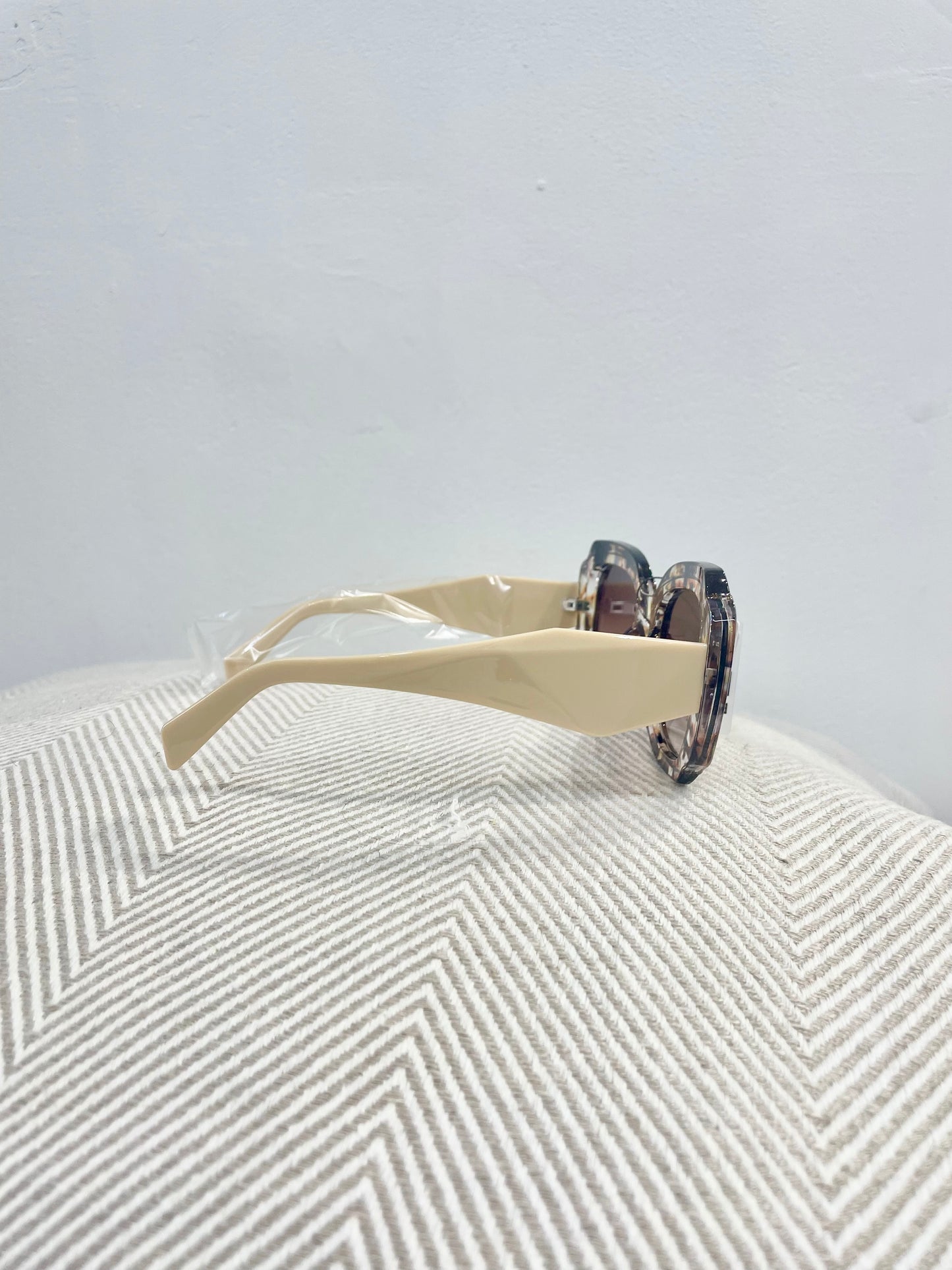 Fashion Sunglasses, Square Oval 2722 - available in more colours