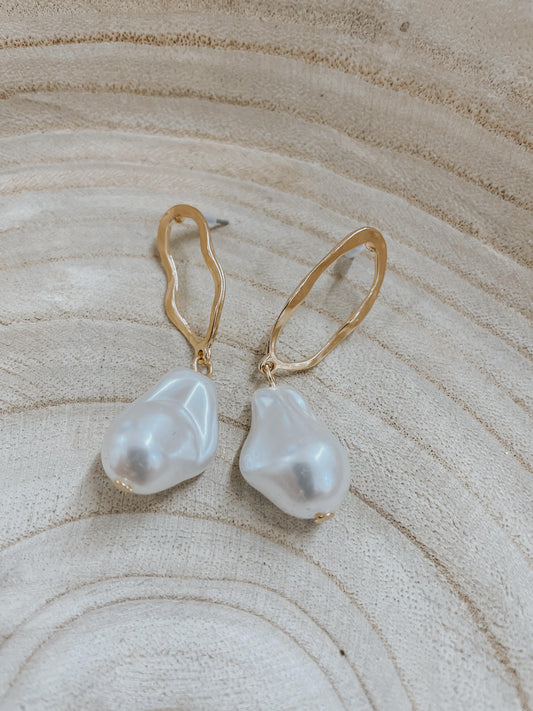 Sophia Pearl Earrings