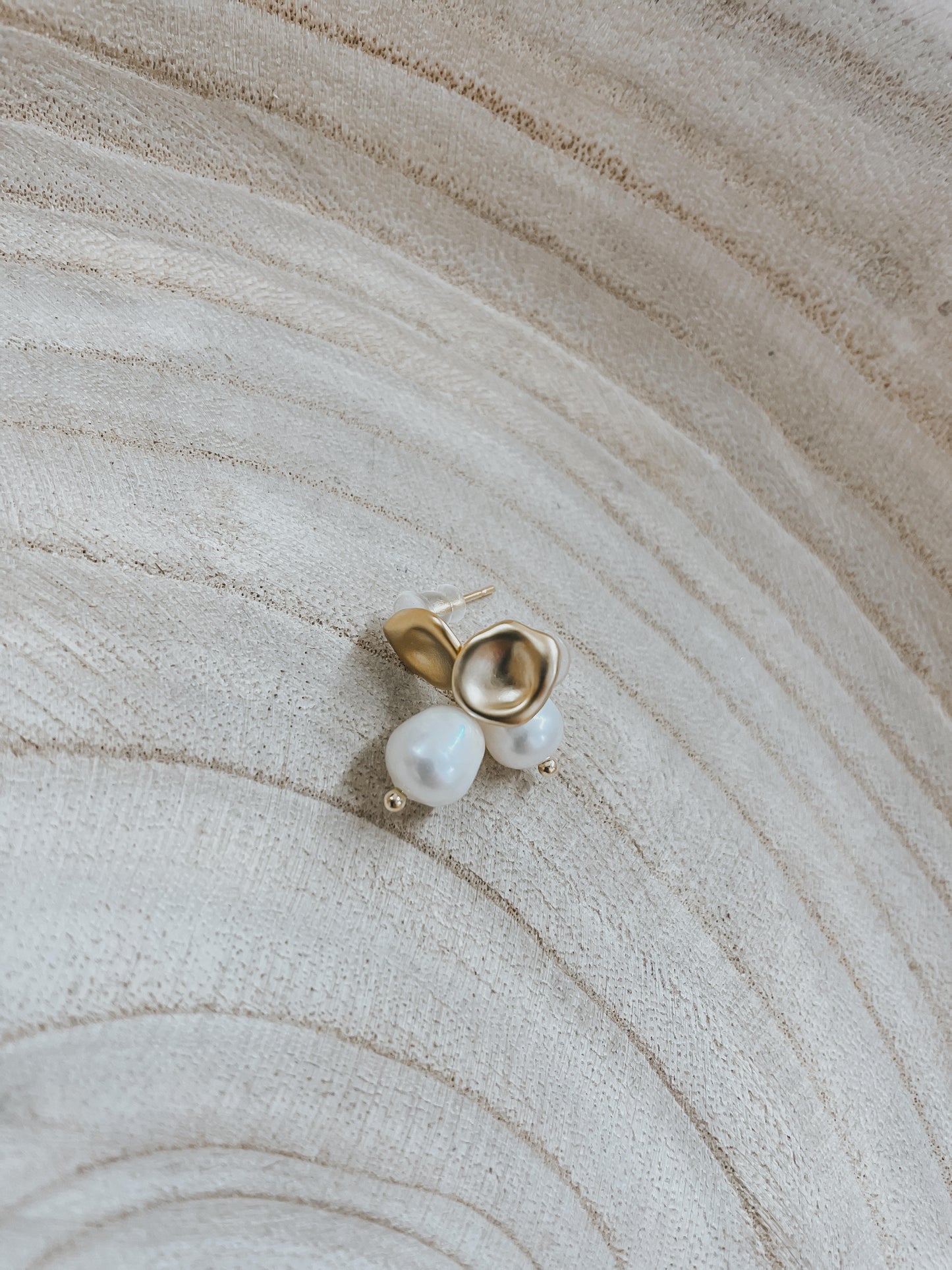 Luna Pearl Earrings