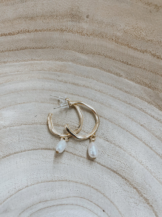 Freya Pearl Earrings