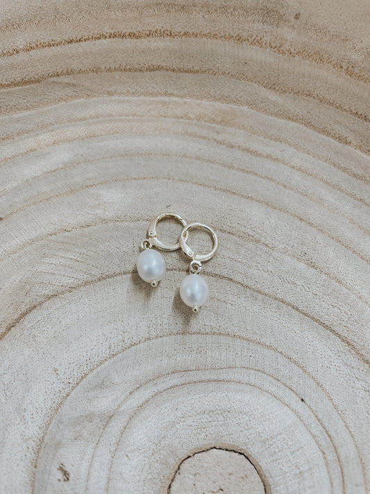 Mila Pearl Earrings