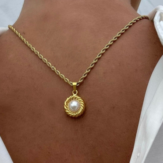 Alira Pearl Pendant Necklace