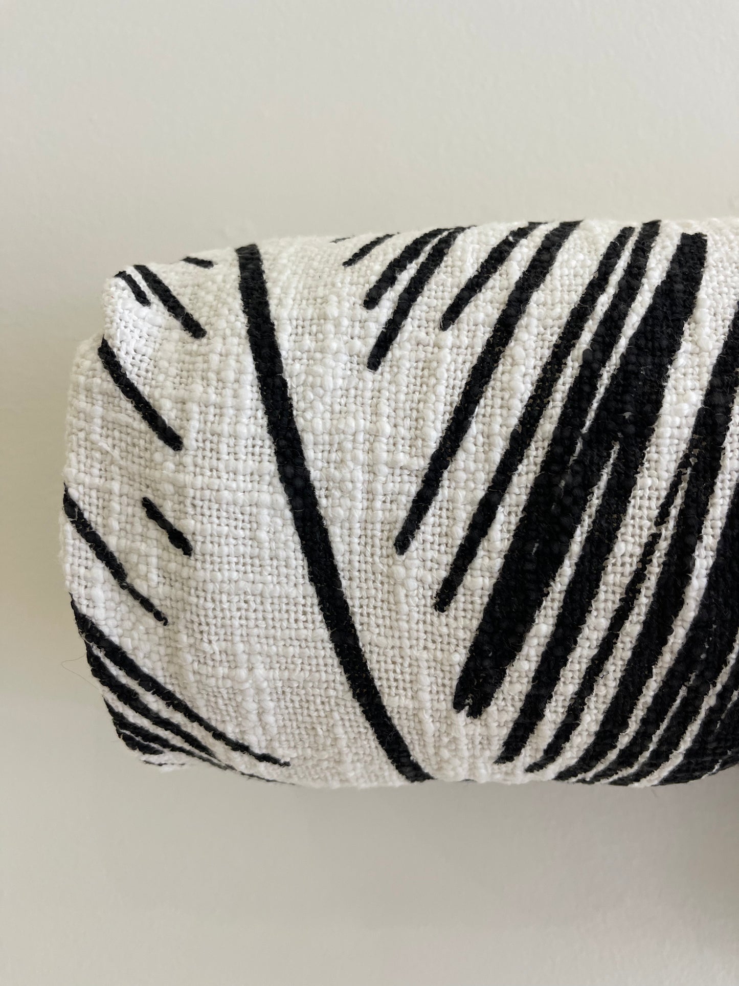 Coco Palm Throw - White/Black